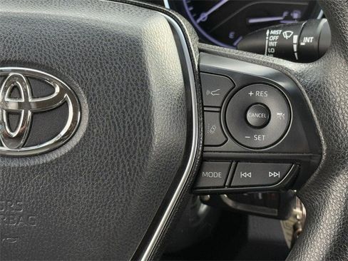 Used 2019 Toyota Camry LE image 14