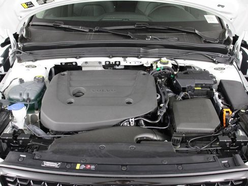 New 2026 Volvo XC40 B5 Core image 12