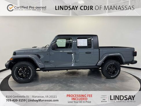 Used 2024 Jeep Gladiator Sport AWD/4WD image 6