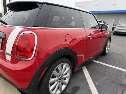 Used 2021 MINI Cooper 2-Door Hardtop image 8