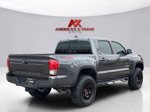 Used 2017 Toyota Tacoma TRD Off-Road w/ Premium & Technology Package AWD/4WD image 6