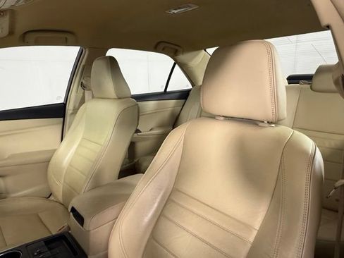 Used 2016 Toyota Camry XLE FWD image 6