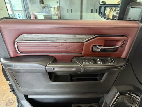 Used 2025 RAM 2500 Limited image 10