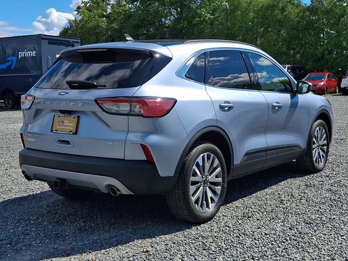 Certified 2022 Ford Escape Titanium w/ Class II Trailer Tow Package AWD/4WD image 7