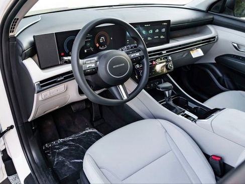 New 2026 Hyundai Tucson SEL image 8