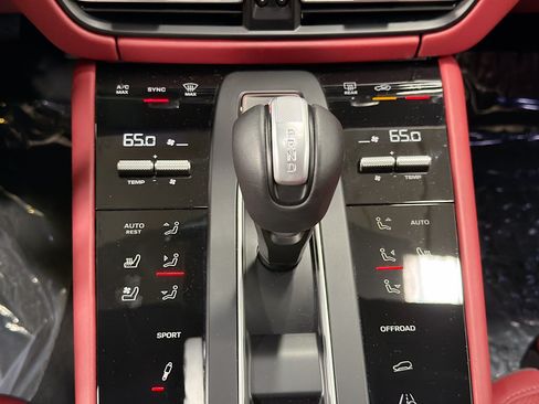 Certified 2026 Porsche Macan S AWD/4WD image 33
