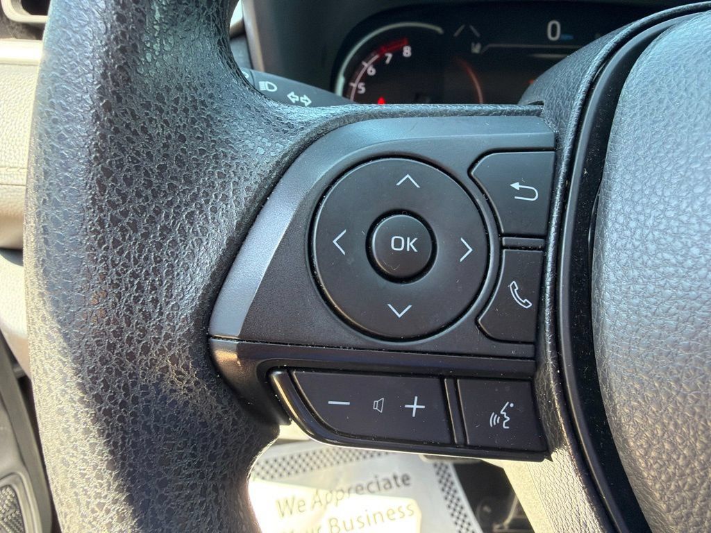 Used 2025 Toyota RAV4 LE AWD/4WD image 14