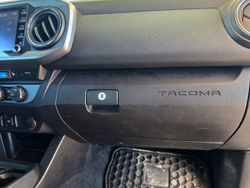 Used 2020 Toyota Tacoma TRD Sport AWD/4WD image 48