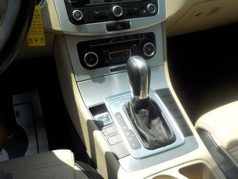 Used 2012 Volkswagen CC Lux image 14