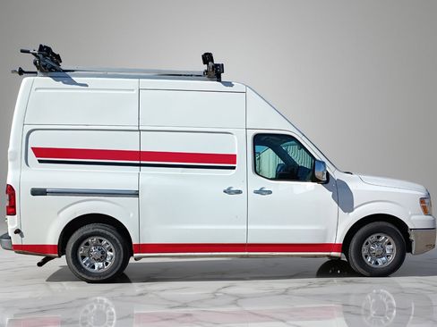 Used 2018 Nissan NV 3500 SL w/ Navigation Package image 2