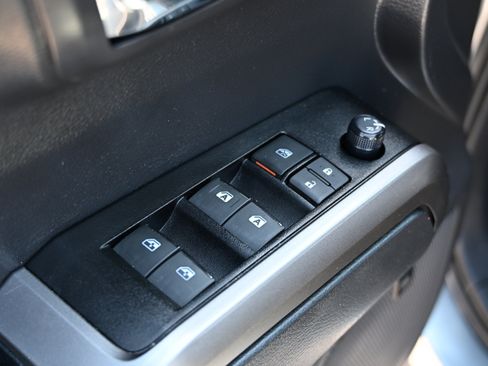 Used 2022 Toyota Tacoma Limited AWD/4WD image 16