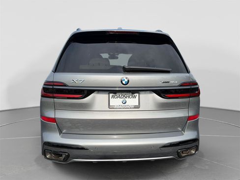 Used 2025 BMW X7 xDrive40i w/ Executive Package AWD/4WD image 4