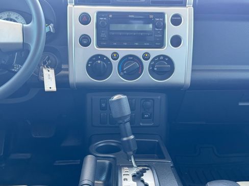 Used 2007 Toyota FJ Cruiser 2WD image 15