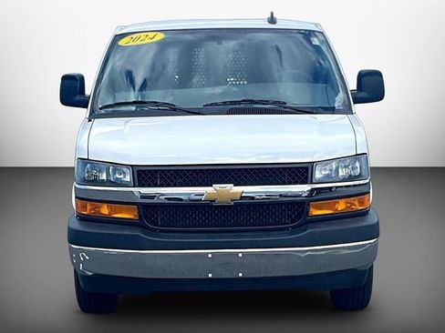 Used 2024 Chevrolet Express 2500 w/ Driver Convenience Package RWD image 3