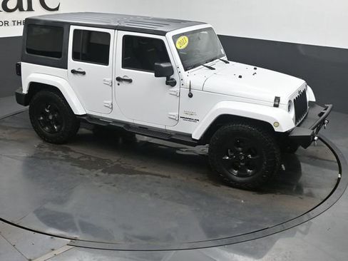 Used 2013 Jeep Wrangler Unlimited Sahara w/ Dual Top Group AWD/4WD image 37