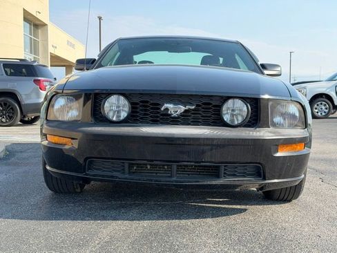 Used 2009 Ford Mustang GT RWD image 2