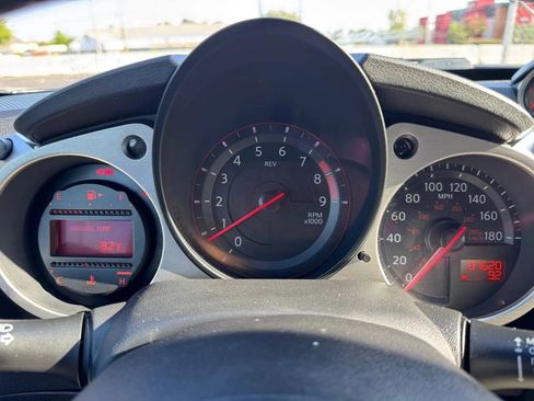 Used 2013 Nissan 370Z Coupe RWD image 13