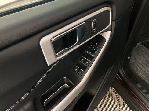 Used 2022 Ford Explorer XLT w/ Equipment Group 202A image 12