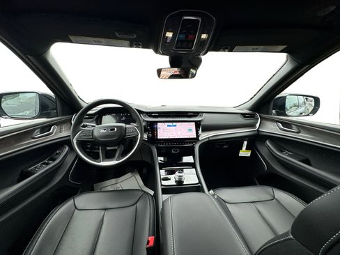 New 2026 Jeep Grand Cherokee L Limited image 23