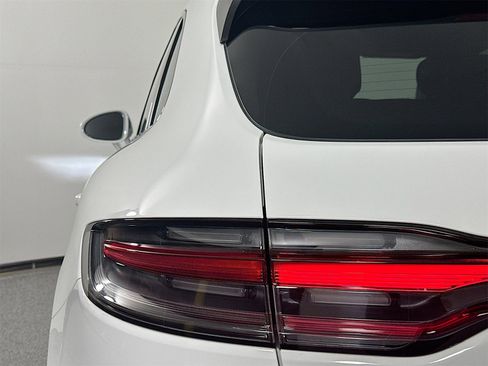 Used 2024 Porsche Macan S image 16
