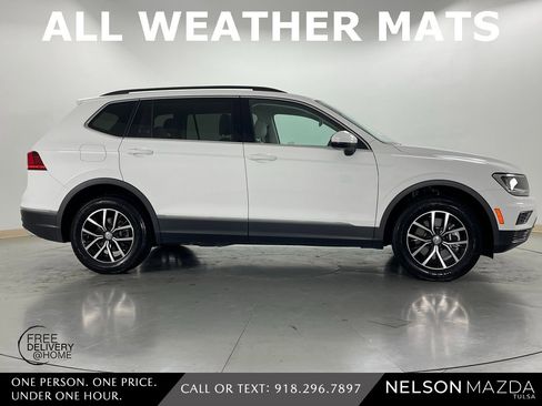 Used 2021 Volkswagen Tiguan SE w/ Panoramic Sunroof Package image 5