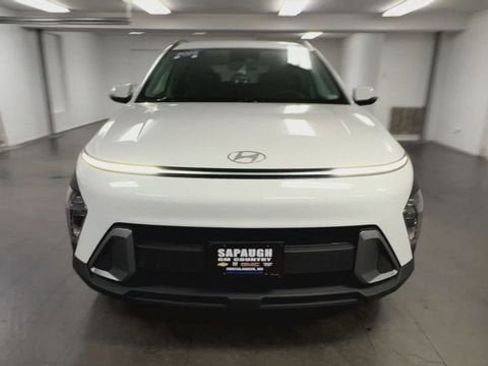 Used 2025 Hyundai Kona SEL image 3