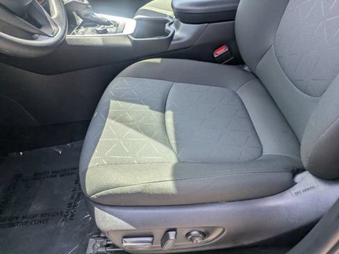 Used 2025 Toyota RAV4 XLE AWD/4WD image 19