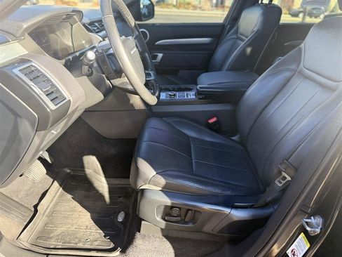 Used 2020 Land Rover Discovery Landmark AWD/4WD image 13