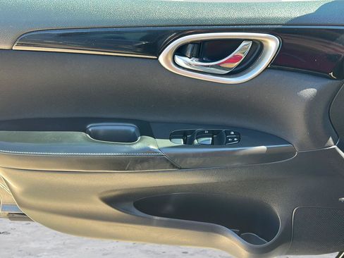 Used 2019 Nissan Sentra SV FWD image 18