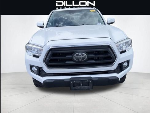 Used 2020 Toyota Tacoma SR5 AWD/4WD image 12