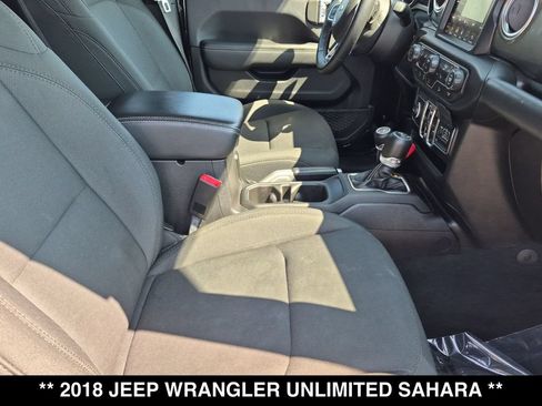 Used 2018 Jeep Wrangler Unlimited Sahara AWD/4WD image 27
