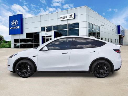 Used 2023 Tesla Model Y Long Range AWD/4WD image 8
