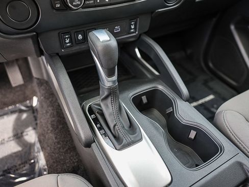 Used 2022 Nissan Frontier SV RWD image 13