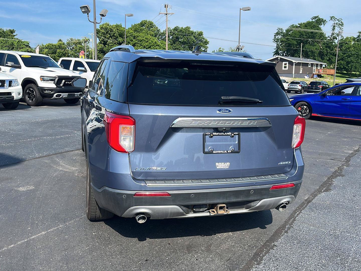 Used 2021 Ford Explorer Limited w/ Equipment Group 301A AWD/4WD image 4
