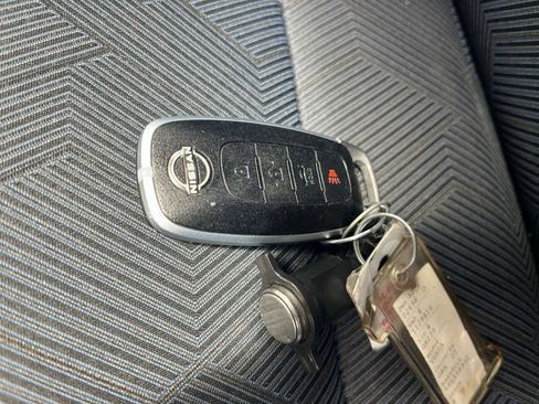 Used 2025 Nissan Versa SV FWD image 20