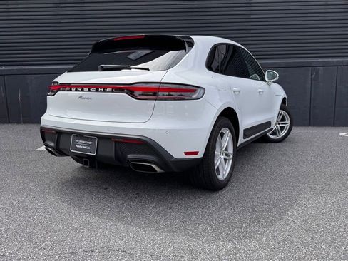 Certified 2026 Porsche Macan AWD/4WD image 10
