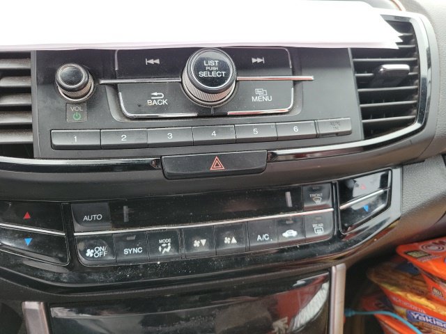 Used 2017 Honda Accord Sport image 14