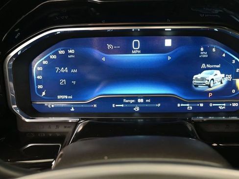 Used 2022 Chevrolet Silverado 1500 High Country w/ High Country Premium Package image 9