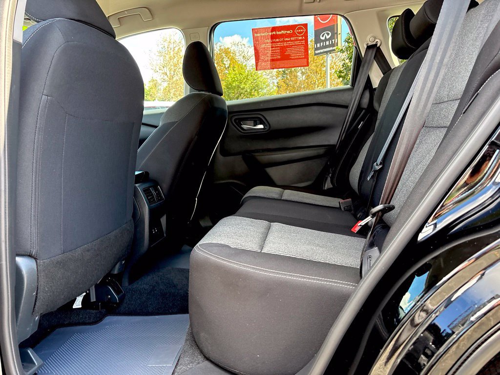 Certified 2026 Nissan Rogue SV FWD image 24