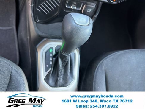 Used 2015 Jeep Renegade Latitude w/ Popular Equipment Group FWD image 21