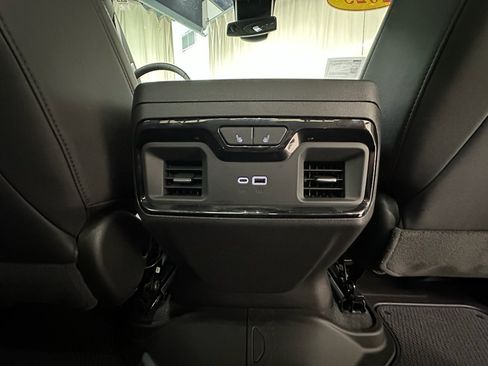 Certified 2025 GMC Sierra 1500 AT4 AWD/4WD image 21