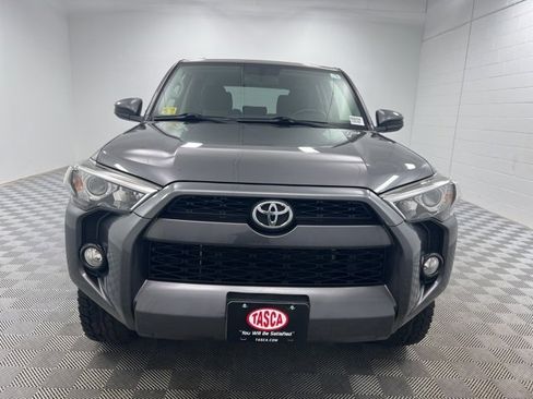Used 2016 Toyota 4Runner SR5 image 3