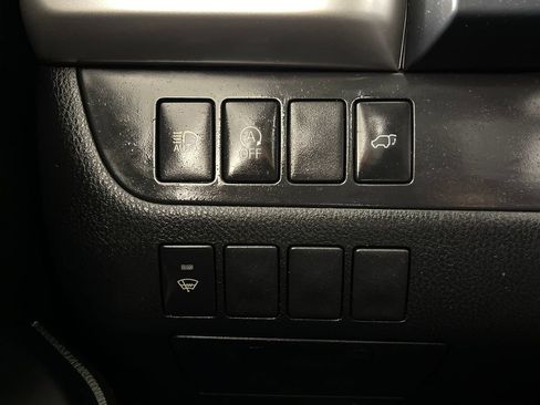 Used 2019 Toyota Highlander Plus FWD image 28