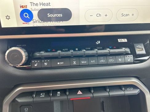 Used 2025 Toyota Tundra Limited image 19