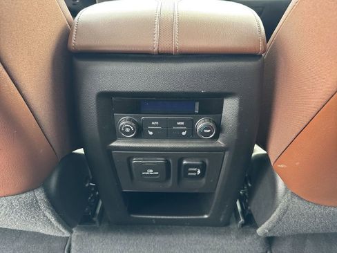 Certified 2018 Chevrolet Traverse High Country image 22