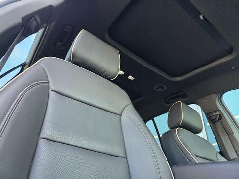 Certified 2023 Chevrolet Traverse Premier w/ Redline Edition image 24