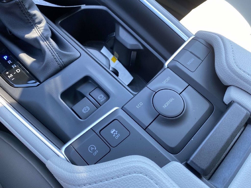 New 2026 Toyota Grand Highlander FWD image 18