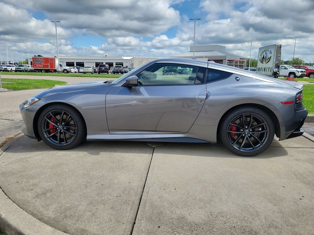 Used 2025 Nissan Z Performance w/ Floor Mat Package RWD image 2