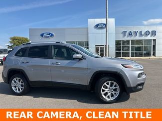 Used 2017 Jeep Cherokee Latitude image 1