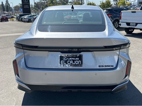 New 2026 Lexus ES 350e FWD image 5